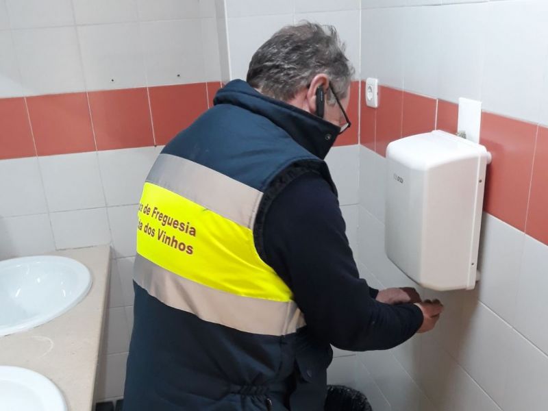 Junta de Freguesia instala secadores no Centro Escolar de Arruda